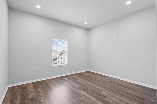 Building Photo - 18835 Elegance Ave