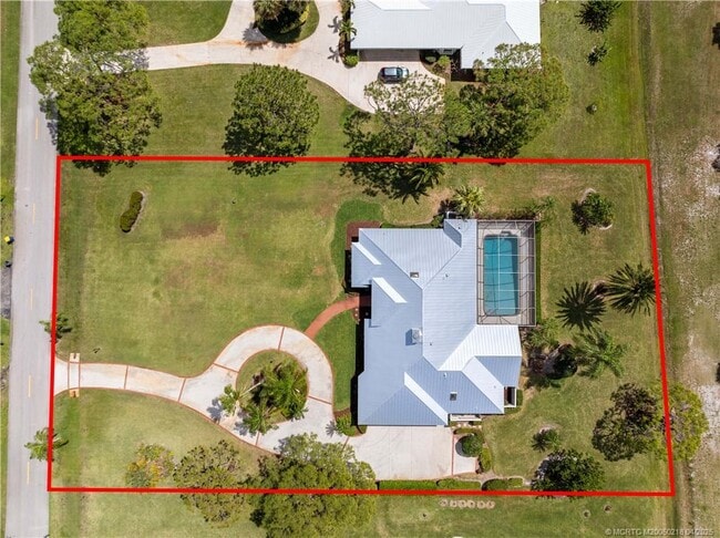 Primary Photo - 4704 SW Bermuda Way