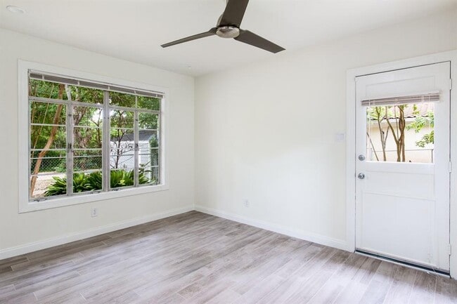 Building Photo - 2108 Robinhood Trail