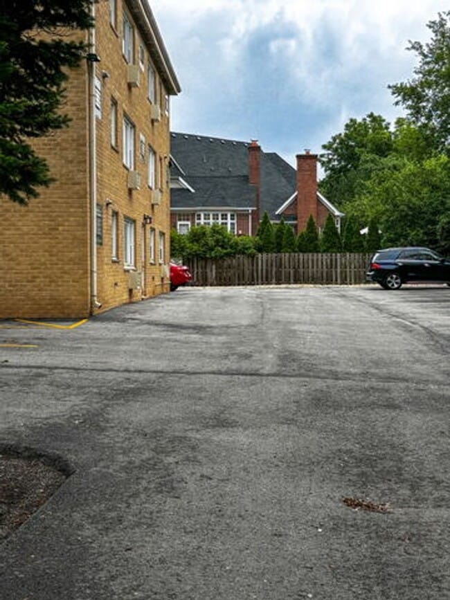 Building Photo - 1003 Euclid Ave