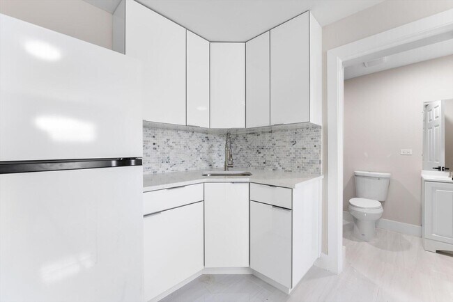 Building Photo - 2329 West Dr