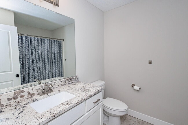 Building Photo - 4919 Kenora Dr