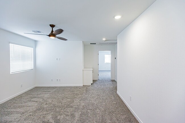 Building Photo - Brand New 4-bedroom Home