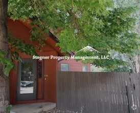 Building Photo - Fantastic Townhome