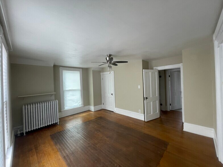 Building Photo - 2424 S Harrison St