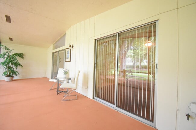 Building Photo - 22237 Woodborn Dr