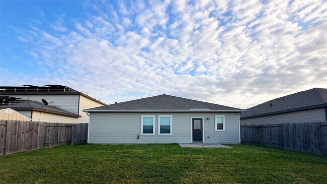 Building Photo - 2013 Spindletree Ln