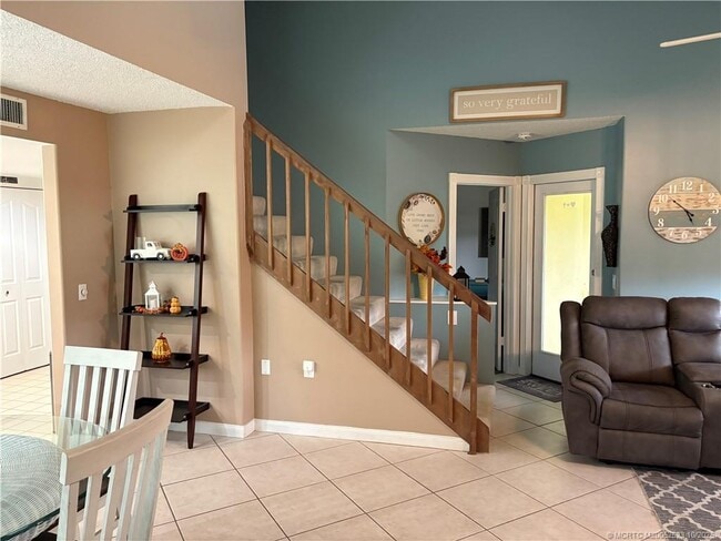 Building Photo - 3566 SW Sunset Trace Cir