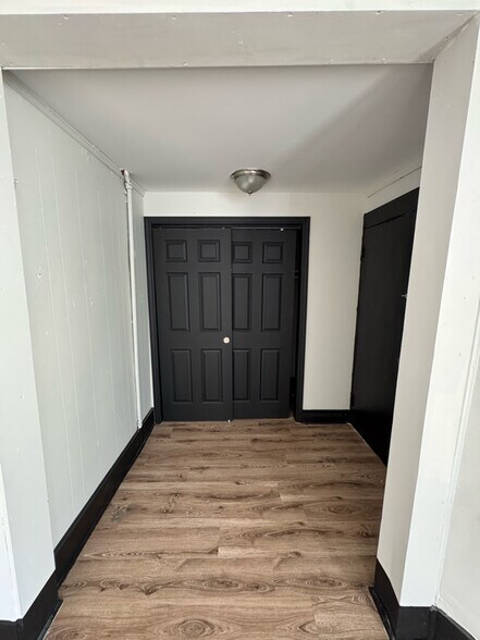 Building Photo - 45 Treacy Ave