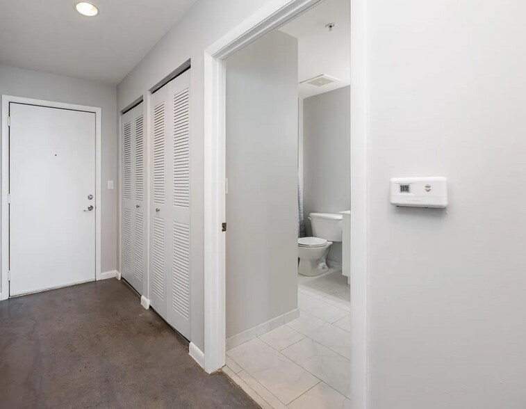 Building Photo - 133 NE 2nd Ave