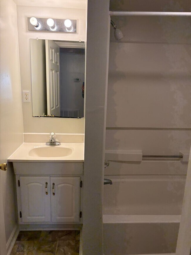 Building Photo - Spacious Renovated Lakewood Duplex with All Appliances! Walk to Restaurants and Coffee!