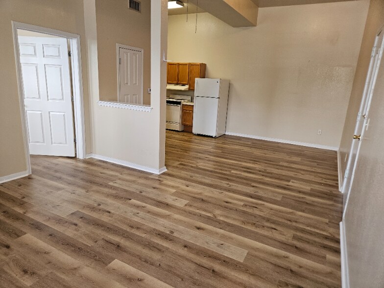 Building Photo - E. E Southcross