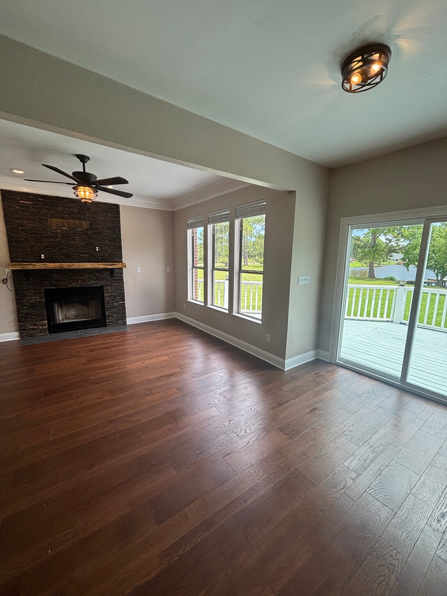 Building Photo - 7432 San Ramon Dr