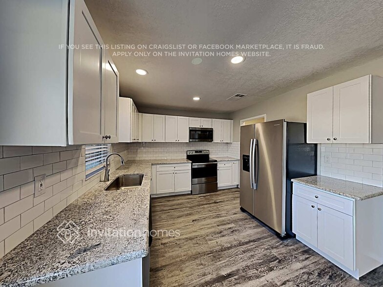 Building Photo - 7914 Modesto Dr