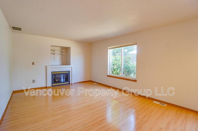 Building Photo - 6416 NE 163rd Ave