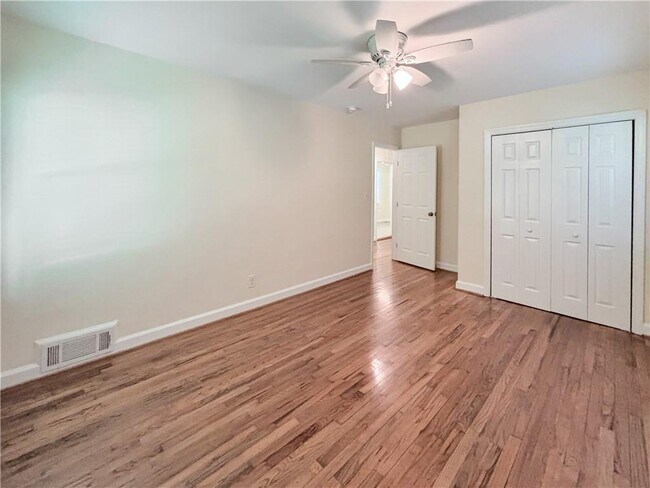 Building Photo - 6058 Harleston Rd NE