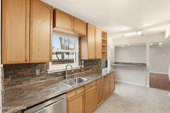 Building Photo - 556 Kirk Ln