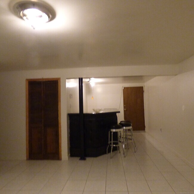 Building Photo - 62 Lindstrom Rd