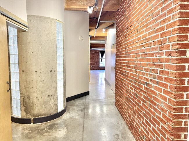 Building Photo - 1209 Washington Ave