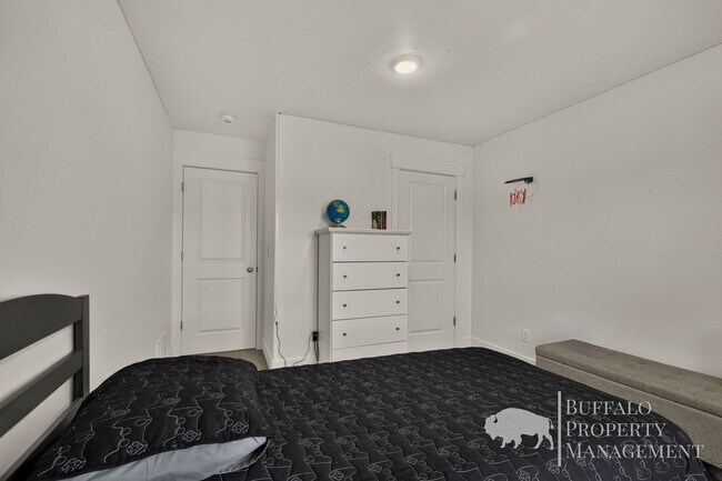 Building Photo - 1160 E Jaylee Dr