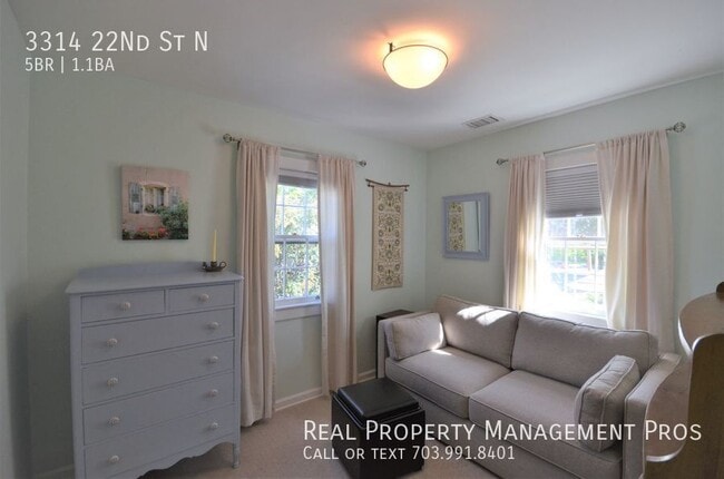 Building Photo - 3314 22nd St N