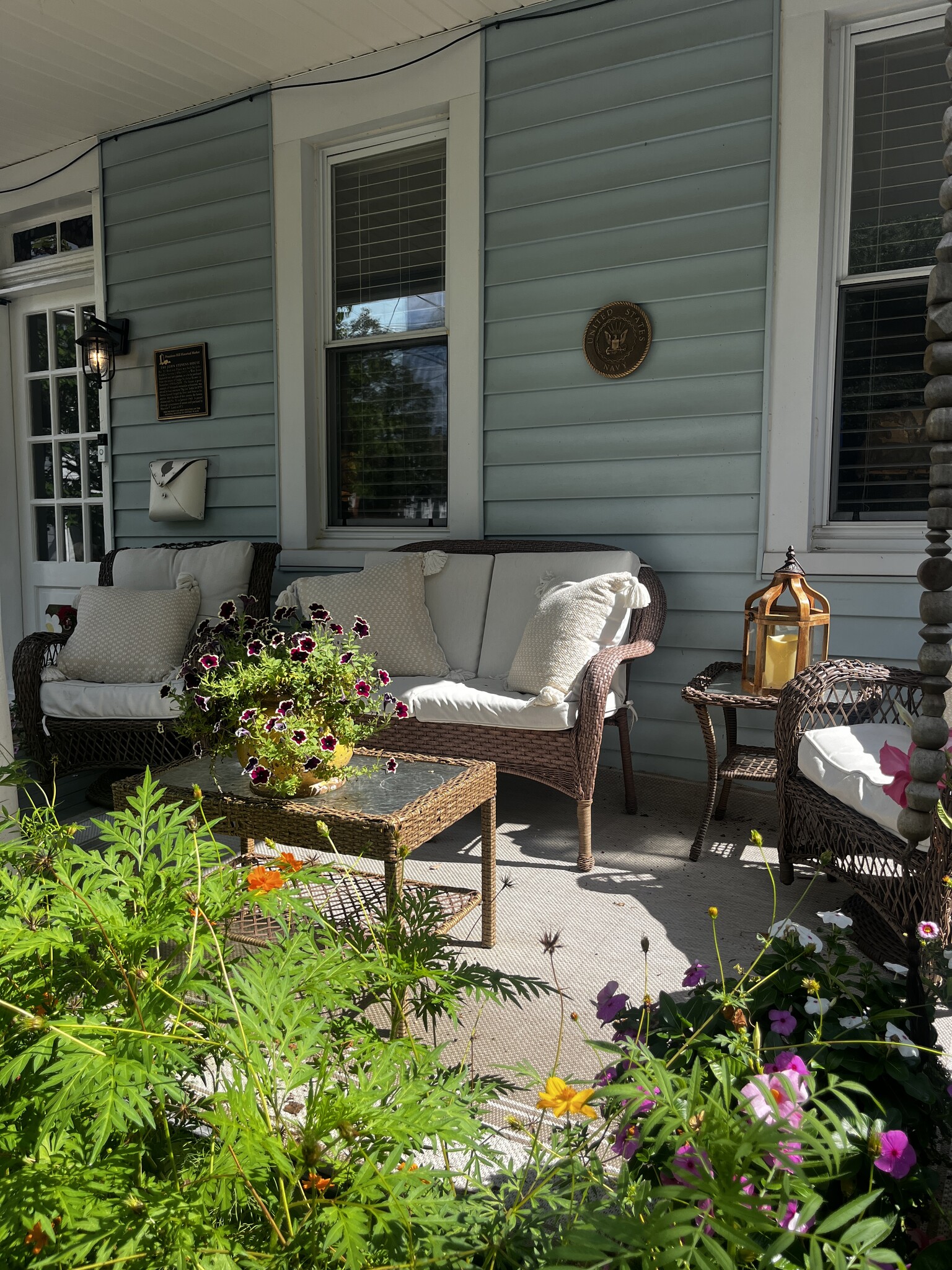 Front Porch - 52 Madison Pl