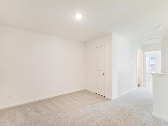 Building Photo - 2122 Mdw Pk Dr