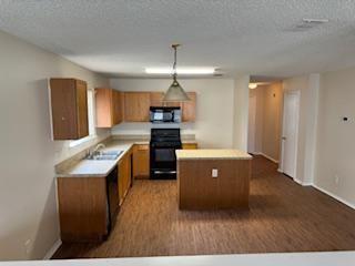 Building Photo - 2431 Marimont Ln