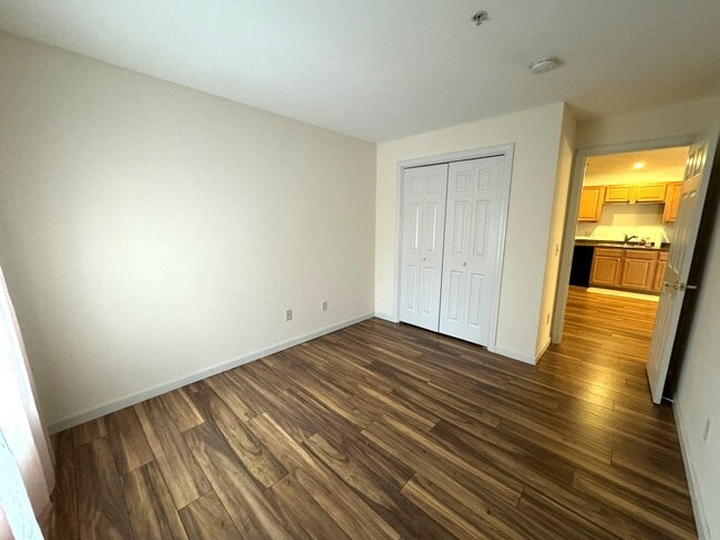 Building Photo - 65 Fordway Extension