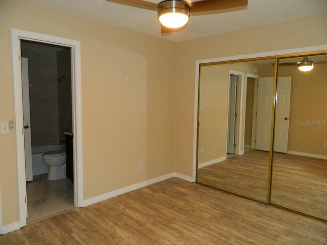 Building Photo - 672 Roaring Dr