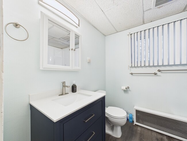 Building Photo - 820 Smythe St