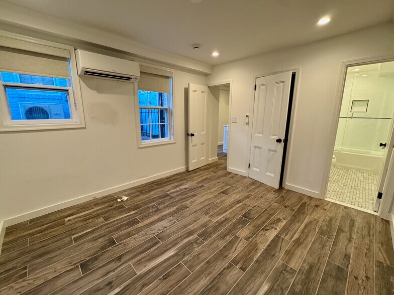 Building Photo - 215 5th St SE