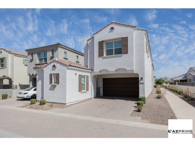 Primary Photo - Discover this stunning4/4.5 Gilbert house ...