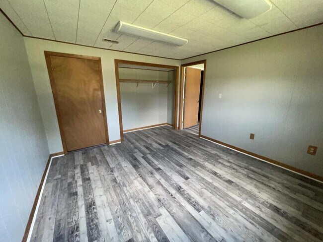 Building Photo - 2519 Steeplechase Dr