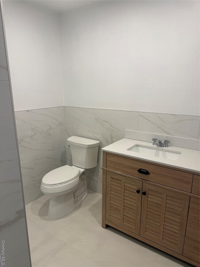 Building Photo - 21 Continental Pl