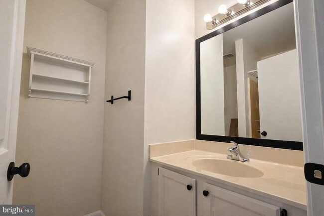 Building Photo - 4170 Old Washington Rd