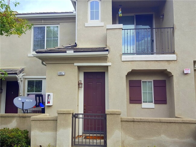 Primary Photo - 6952 Vining St