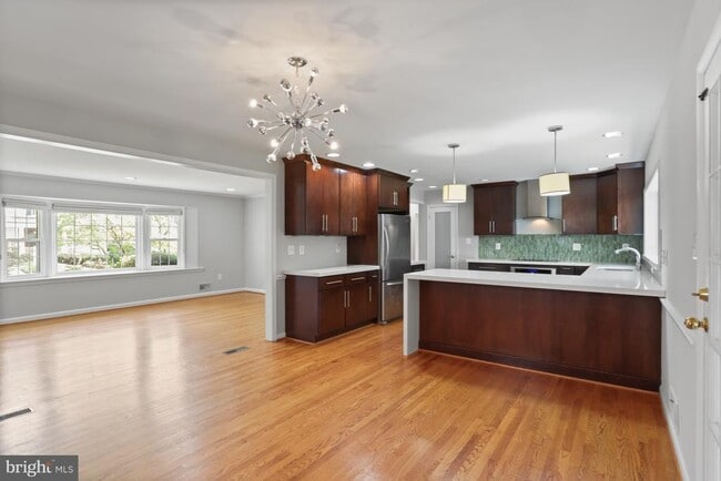 Building Photo - 6139 Tompkins Dr