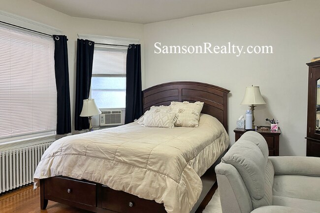 Building Photo - 67 Medway St