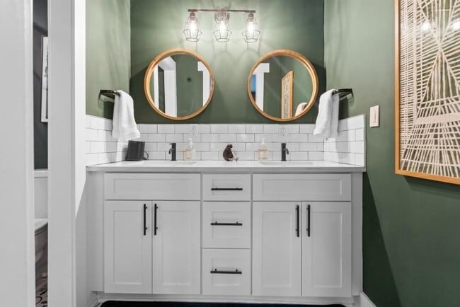 Building Photo - 3 Gilbert Trail NE