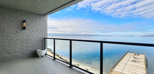 Building Photo - 2 Bedroom Condo in Mukilteo Available Now!