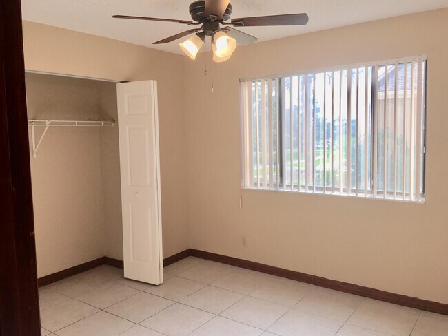 Building Photo - 139 Sparrow Dr