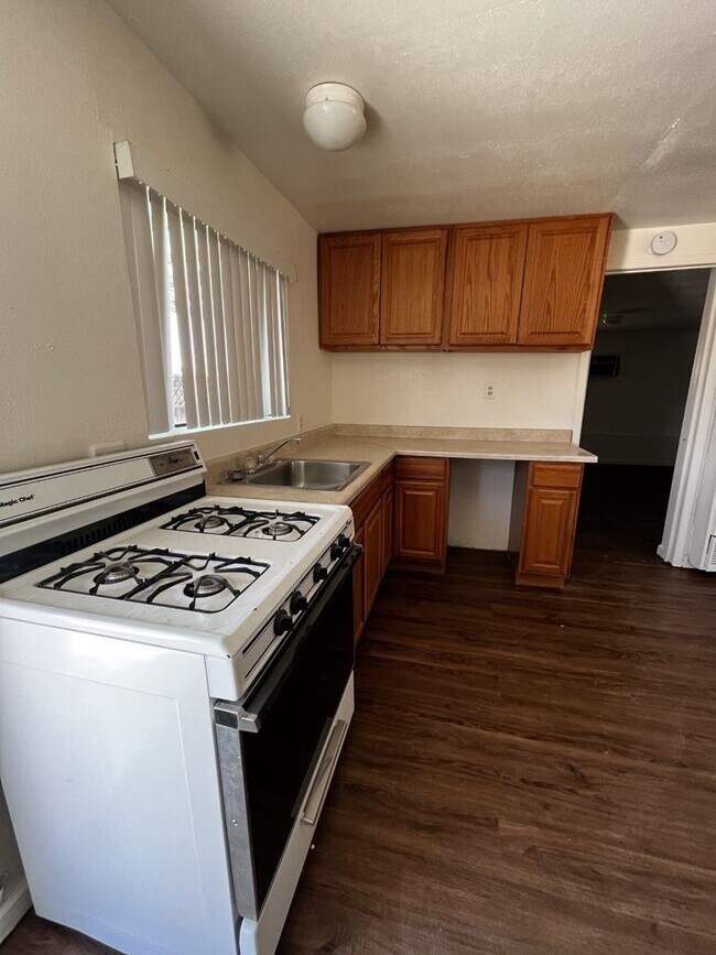 Building Photo - LM -56223 Navajo C