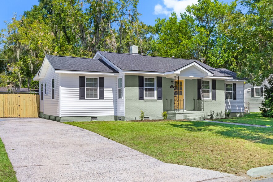 Building Photo - 12 N Parkwood Dr