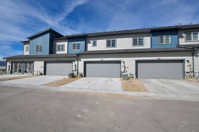 Building Photo - Gorgeous Townhome at Victory Ridge!