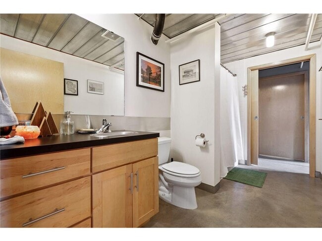 Building Photo - 250 Park Ave