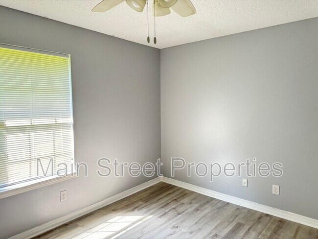 Building Photo - 517 Benjulyn Rd