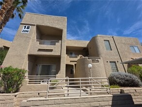 Building Photo - 2200 Highpointe Dr