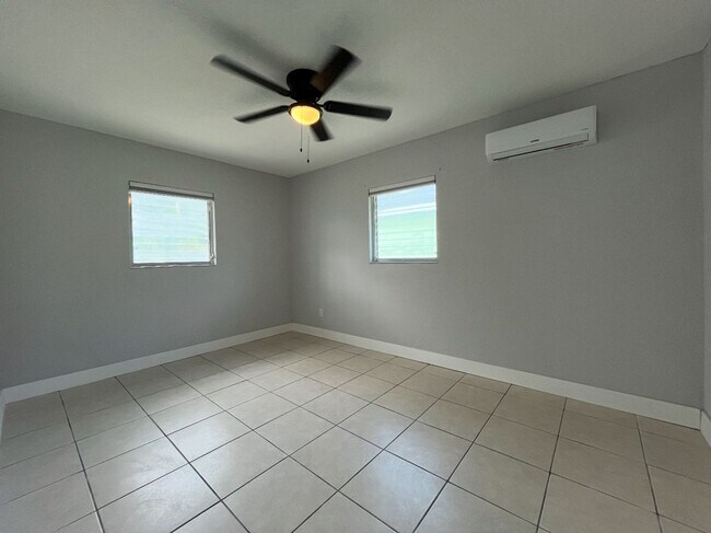 Building Photo - 50A W Boyer St