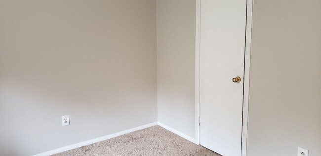 Building Photo - 3925 Highridge Dr SW